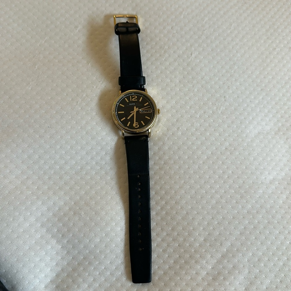 Marc by Marc Jacobs leather Gold watch